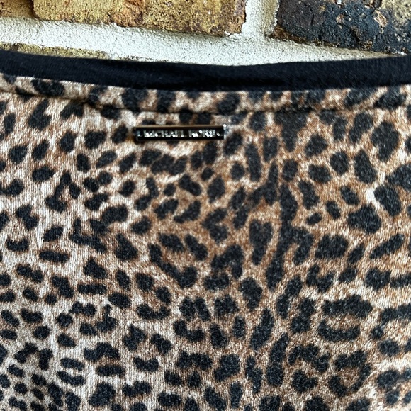 MICHAEL Michael Kors Leopard Print Blouse with Black Details - Picture 5 of 8